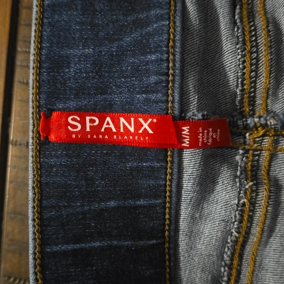 Spanx Distressed Skinny Jeans Size Medium - Picture 4 of 7